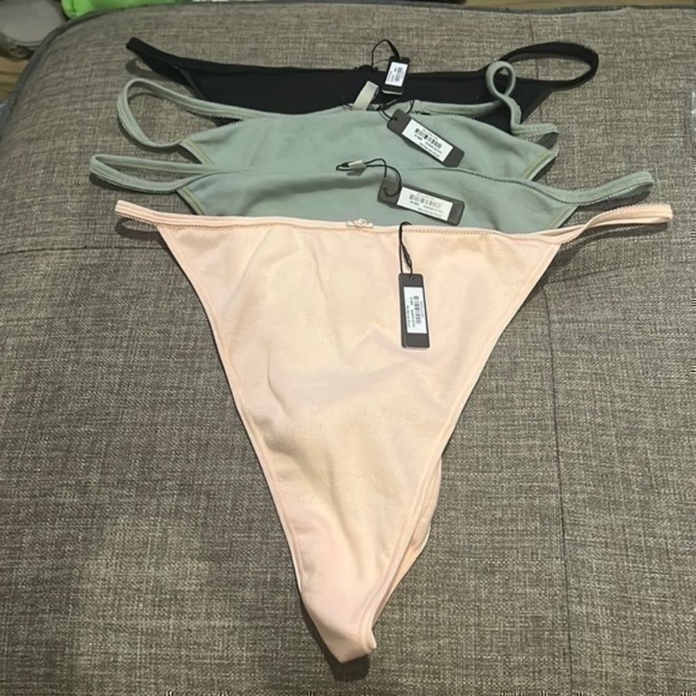 Skims Logo Pointelle Thong set 4/$65 Sz 4X
